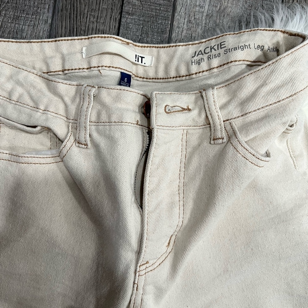 High Rise Jeans - Picture 3 of 3